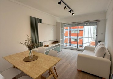 DEPARTAMENTO 2 AMB AL FRENTE, CON BALCON A LA CALLE - ZONA: CENTRO