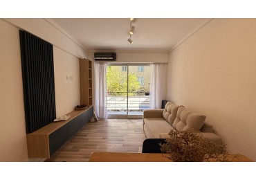 DEPARTAMENTO 2 AMB AL FRENTE, CON BALCON - ZONA: CENTRO