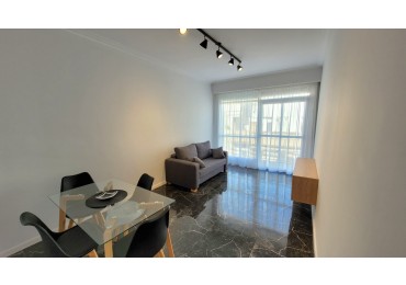 DEPARTAMENTO 2 AMB AL FRENTE, CON BALCON - ZONA: CENTRO