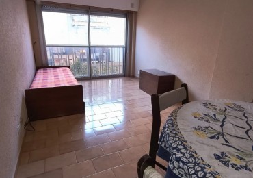 DEPARTAMENTO 2 AMB AL FRENTE, CON BALCON FRANCES - ZONA: CENTRO