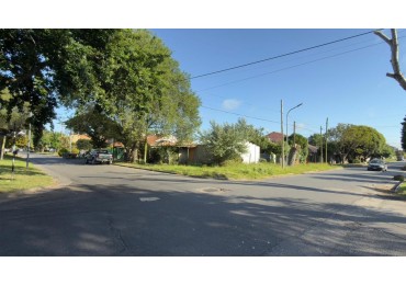 LOTE EN ESQUINA DE 415 M2 EN EXCELENTE ZONA - ZONA: BARRIO LOS PINARES