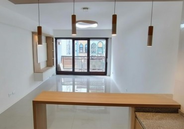 DEPARTAMENTO 3 AMB AL FRENTE, CON BALCON, RECICLADO - ZONA: CENTRO